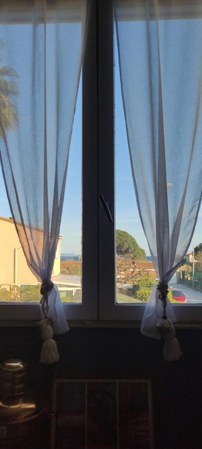 Hyères 2 Chambres Cote Plage Et Aeroport المظهر الخارجي الصورة